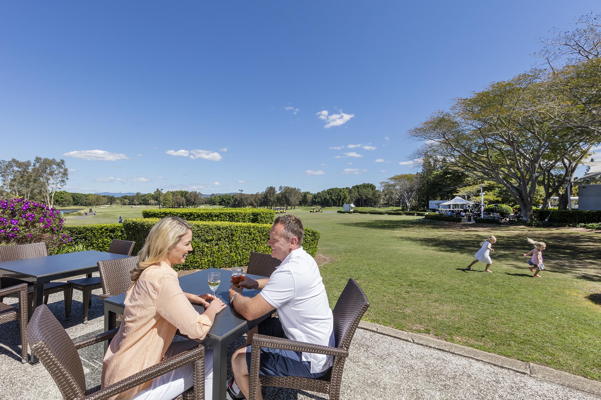 Racv Royal Pines Resort Gold Coast Benowa Eksteriør billede The clubhouse at the Links Shell Cove