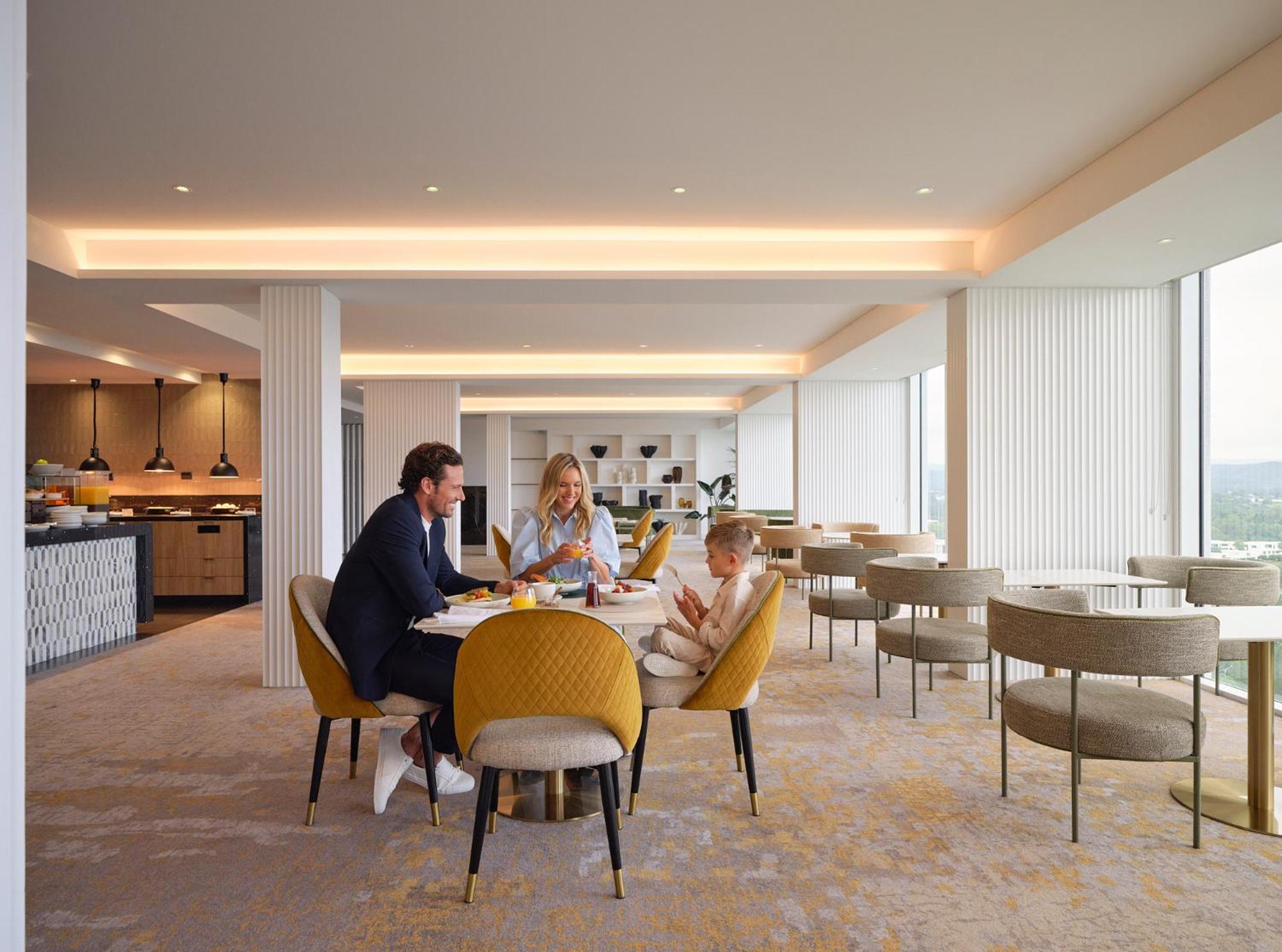 Racv Royal Pines Resort Gold Coast Benowa Eksteriør billede The Club at London Heathrow Airport